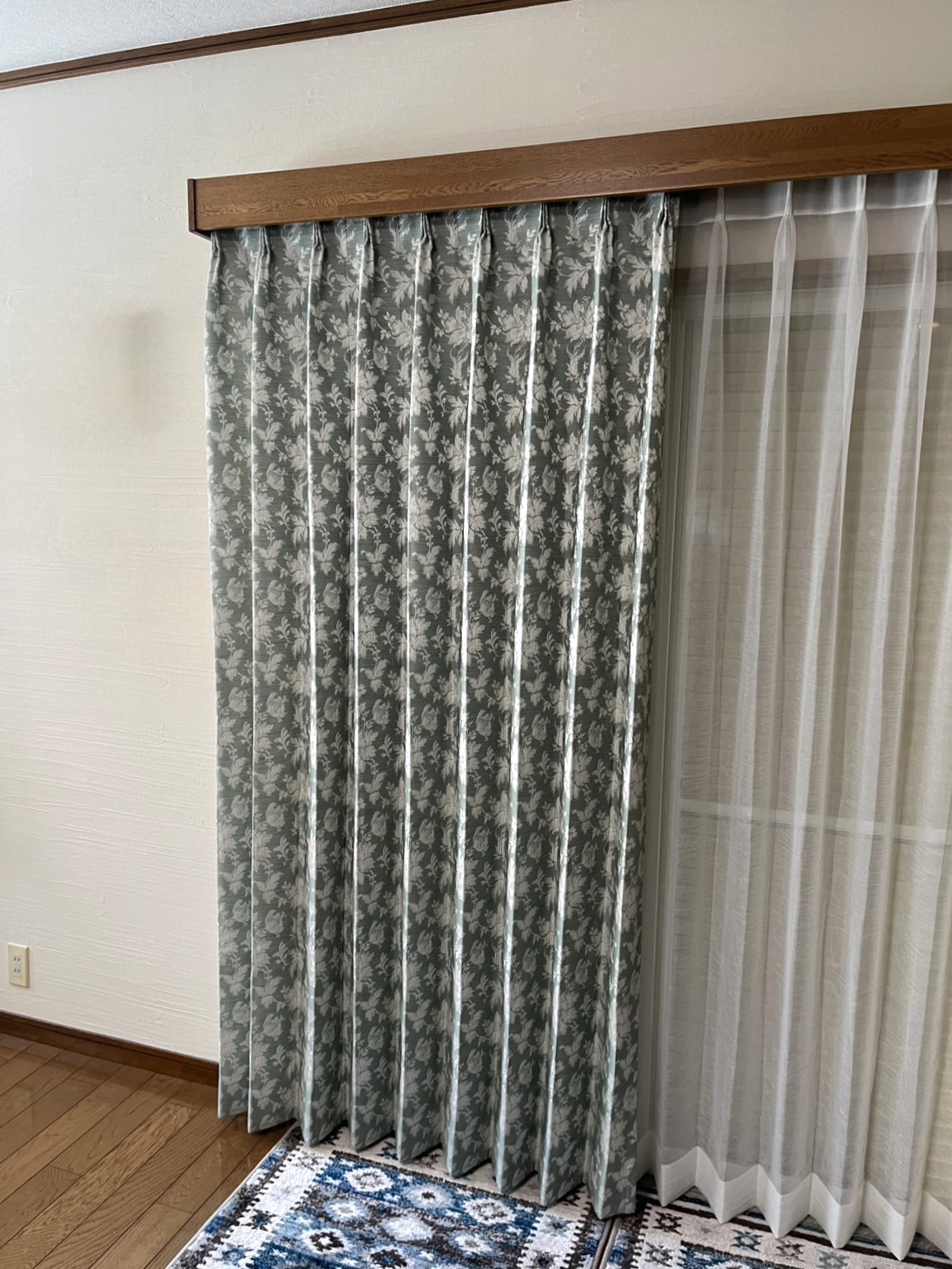 加古川市|花刺繍が彩る緑のカーテン|U様邸