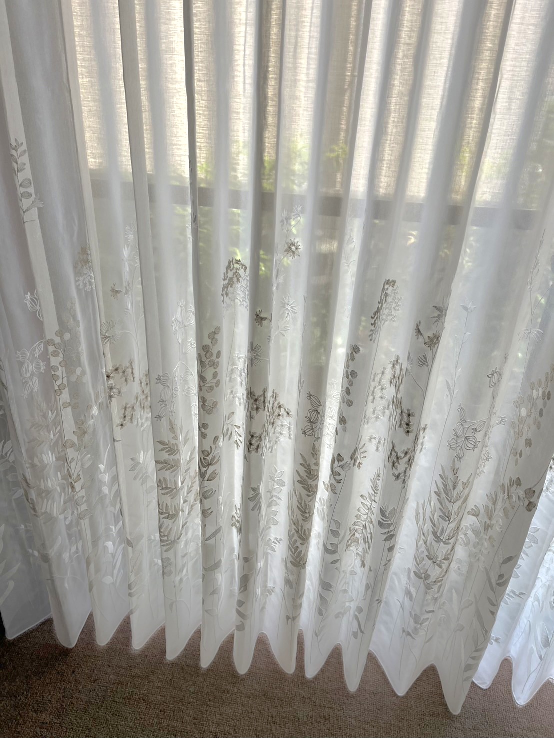 姫路市|窓辺を彩る花柄レース|W様邸